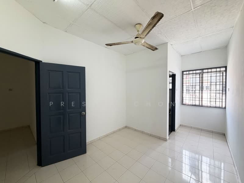 Rumah Teres 2-Tingkat untuk Dijual di Langkap (Perak) - Presley Chong - Bedroom 2 - PropertyGuru.com.my
