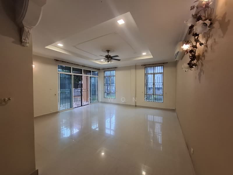 Bungalow House untuk Dijual di Taman Yarl (Jalan Klang Lama (Old Klang Road)) - FC Wong - Living Room - PropertyGuru.com.my