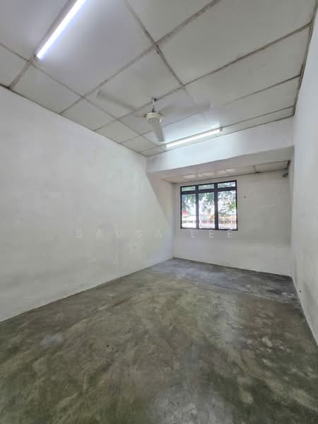 Shop for Sale in Kulai (Johor) - Sausa Lee - Interior - PropertyGuru.com.my