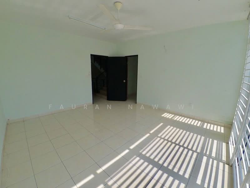 3-storey Terraced House for Sale in Bangi (Selangor) - Fauran Nawawi - PropertyGuru.com.my