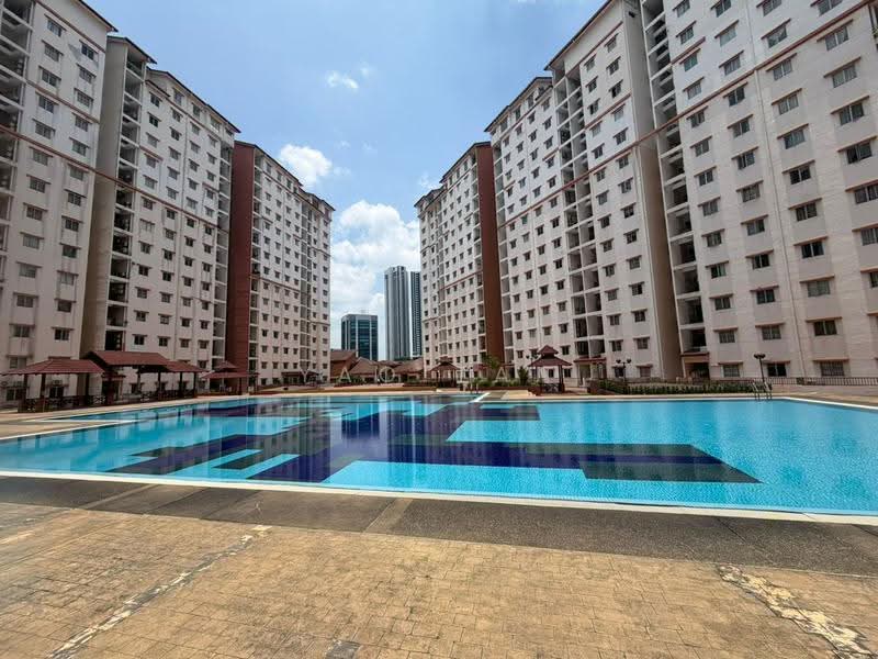 Pangsapuri untuk Dijual di Bayu Puteri - Yao Tan - Exterior - PropertyGuru.com.my