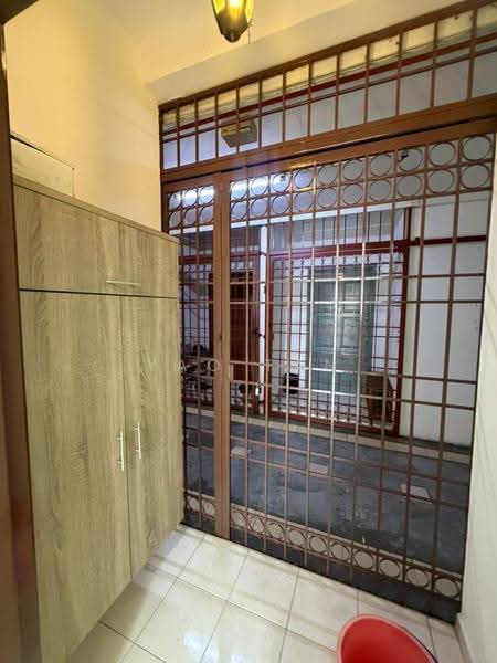 Pangsapuri untuk Dijual di Bayu Puteri - Yao Tan - Entrance - PropertyGuru.com.my