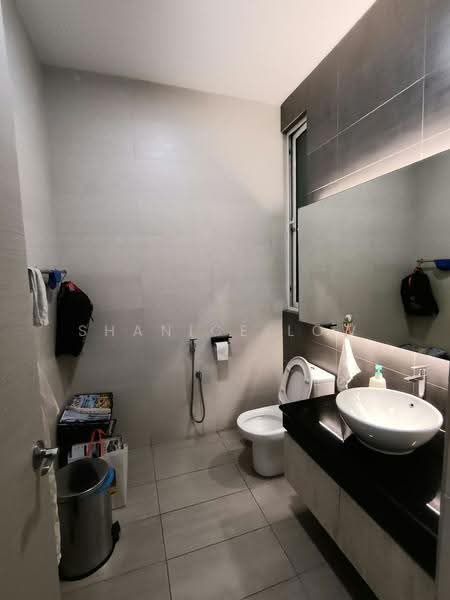 Rumah Berkembar untuk Dijual di Puchong (Selangor) - Shanice Low - Bathroom - PropertyGuru.com.my