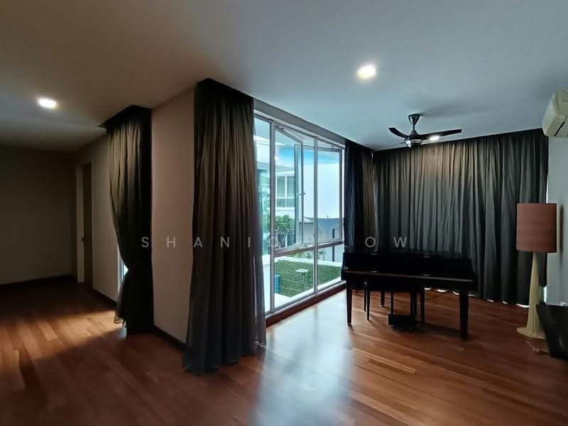 Rumah Berkembar untuk Dijual di Puchong (Selangor) - Shanice Low - Living Room - PropertyGuru.com.my