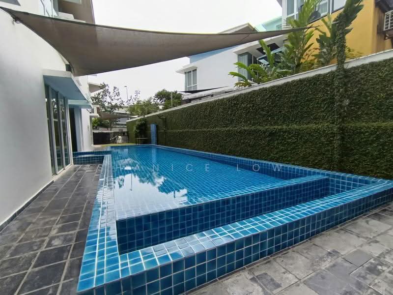 Rumah Berkembar untuk Dijual di Puchong (Selangor) - Shanice Low - Exterior - PropertyGuru.com.my