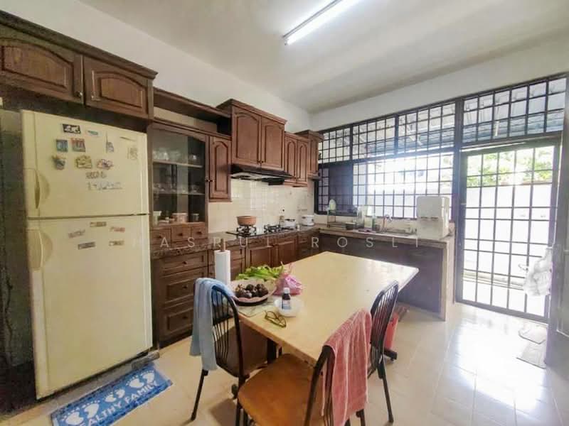 Rumah Berkembar untuk Dijual di Taman Lorong Shariff (Alor Setar) - Hasrul Rosli - Kitchen - PropertyGuru.com.my