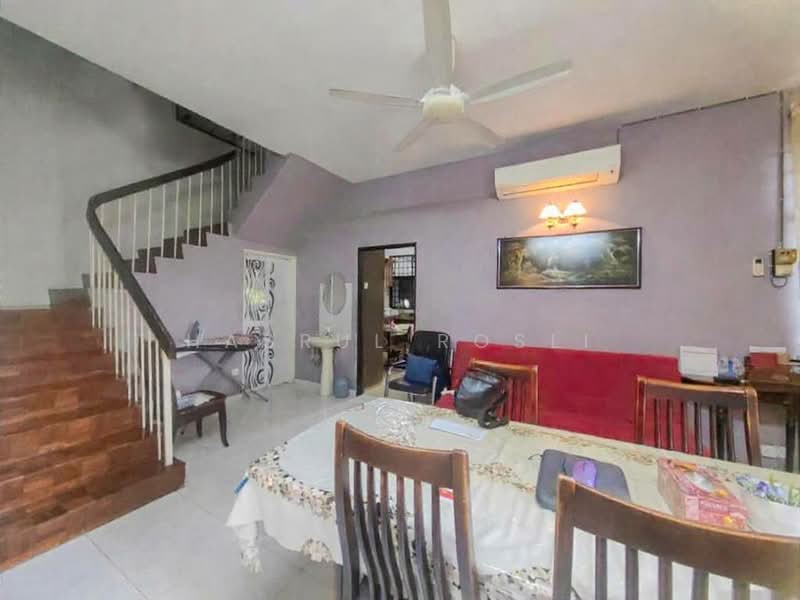 Rumah Berkembar untuk Dijual di Taman Lorong Shariff (Alor Setar) - Hasrul Rosli - Living Room - PropertyGuru.com.my