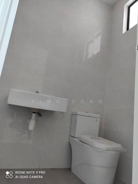 2.5-storey Terraced House for Sale in Taman Ozana Impian (Bukit Katil) - King Song - Bathroom - PropertyGuru.com.my