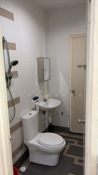 2-storey Terraced House for Sale in Kampung Perlis (Bayan Lepas) - Zhonl Saw Boon Loong - Bathroom - PropertyGuru.com.my