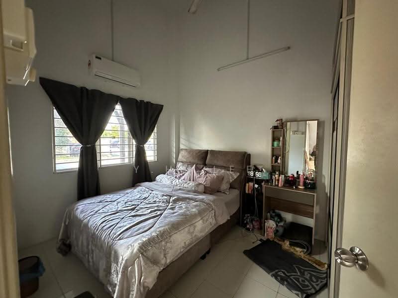 Apartment for Rent at Pangsapuri Mampu Milik (Pangsapuri Serai Wangi) - Y.H. Lee - Bedroom - PropertyGuru.com.my