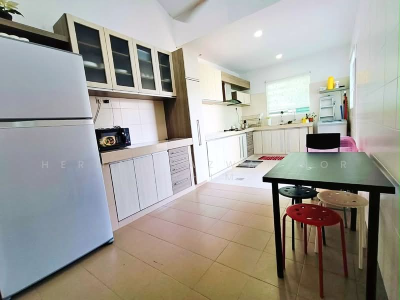 Semi-Detached House for Sale in Taman Kempadang Makmur (Kuantan) - Herman Sazwan Nor Rahim - Kitchen - PropertyGuru.com.my
