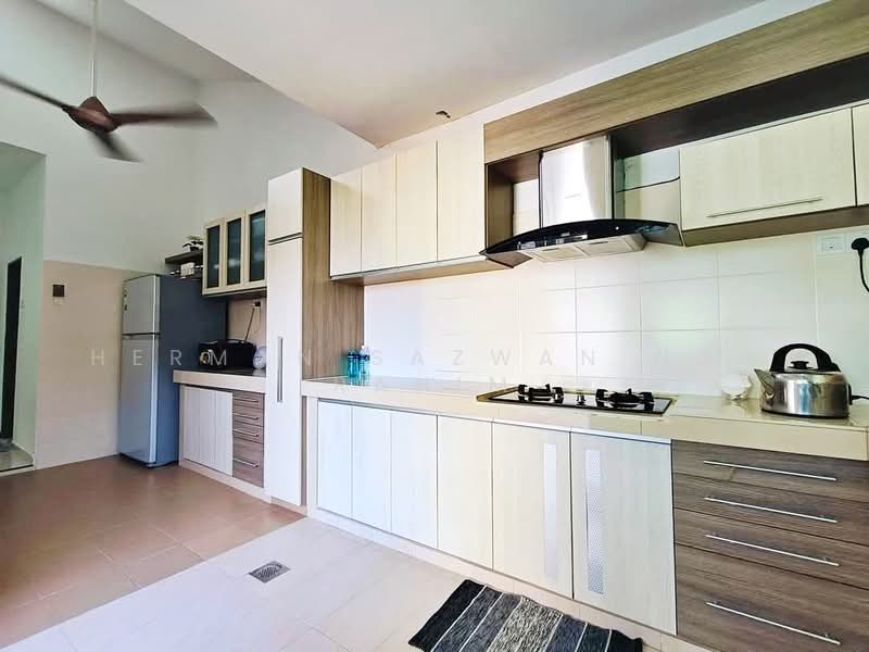 Semi-Detached House for Sale in Taman Kempadang Makmur (Kuantan) - Herman Sazwan Nor Rahim - Kitchen - PropertyGuru.com.my