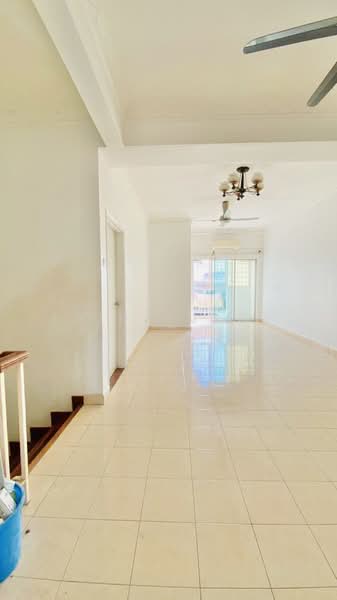 Townhouse for Sale in Taman Sungai Besi Indah (Seri Kembangan) - Erin Yusof - Living Room - PropertyGuru.com.my