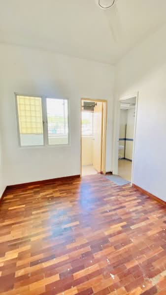 Townhouse for Sale in Taman Sungai Besi Indah (Seri Kembangan) - Erin Yusof - Interior - PropertyGuru.com.my