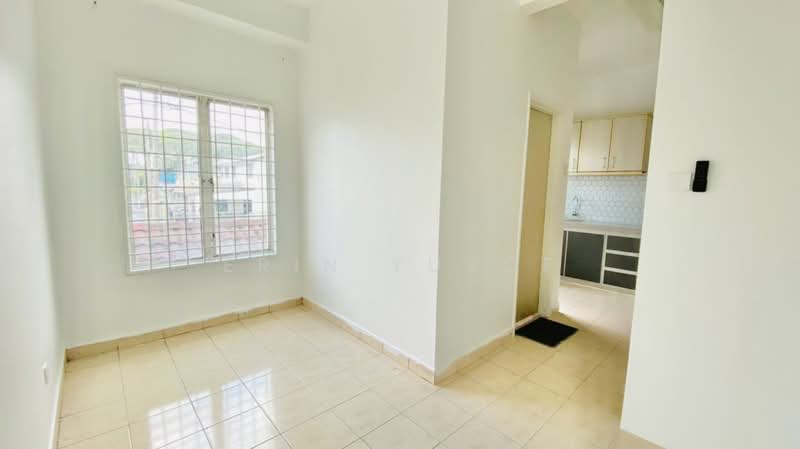 Townhouse for Sale in Taman Sungai Besi Indah (Seri Kembangan) - Erin Yusof - Interior - PropertyGuru.com.my