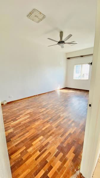 Townhouse for Sale in Taman Sungai Besi Indah (Seri Kembangan) - Erin Yusof - Interior - PropertyGuru.com.my