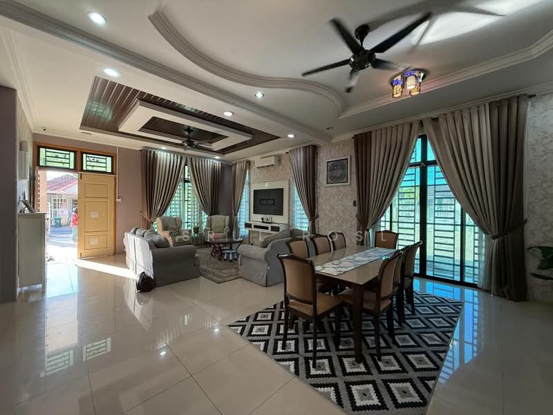 Bungalow House for Sale in Bandar Aman Jaya (Sungai Petani) - Hasrul Rosli - Living Room - PropertyGuru.com.my