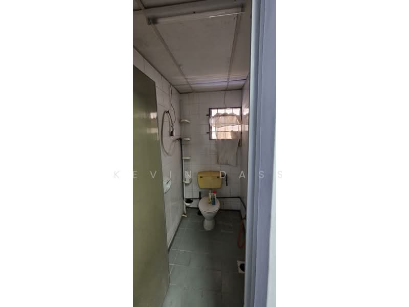 Shop / Office untuk Dijual di Seksyen 27 (Shah Alam) - Kevin Dass - Bathroom - PropertyGuru.com.my