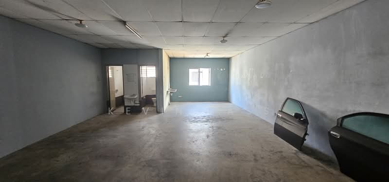 Shop / Office untuk Dijual di Seksyen 27 (Shah Alam) - Kevin Dass - Bathroom - PropertyGuru.com.my