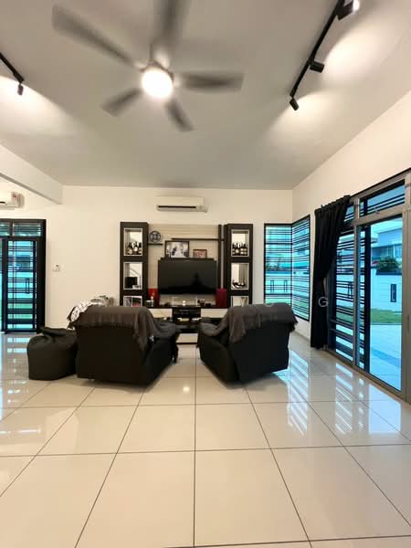 Rumah Kluster untuk Dijual di Kempas Utama (Tebrau) - Daniel Yong - Living Room - PropertyGuru.com.my