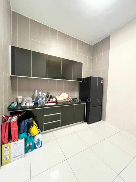 Rumah Kluster untuk Dijual di Kempas Utama (Tebrau) - Daniel Yong - Kitchen - PropertyGuru.com.my