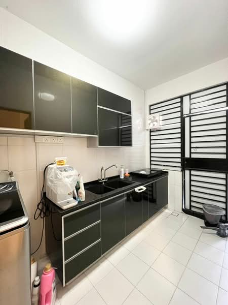 Rumah Kluster untuk Dijual di Kempas Utama (Tebrau) - Daniel Yong - Kitchen - PropertyGuru.com.my