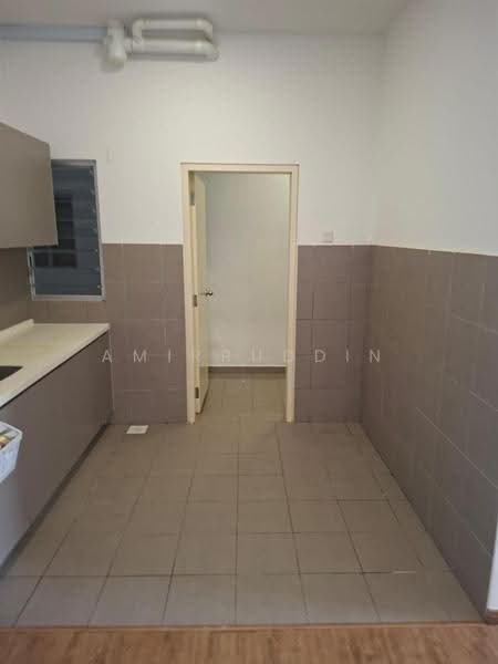Condominium for Rent at Lakefront Homes - Amirruddin . - Kitchen - PropertyGuru.com.my