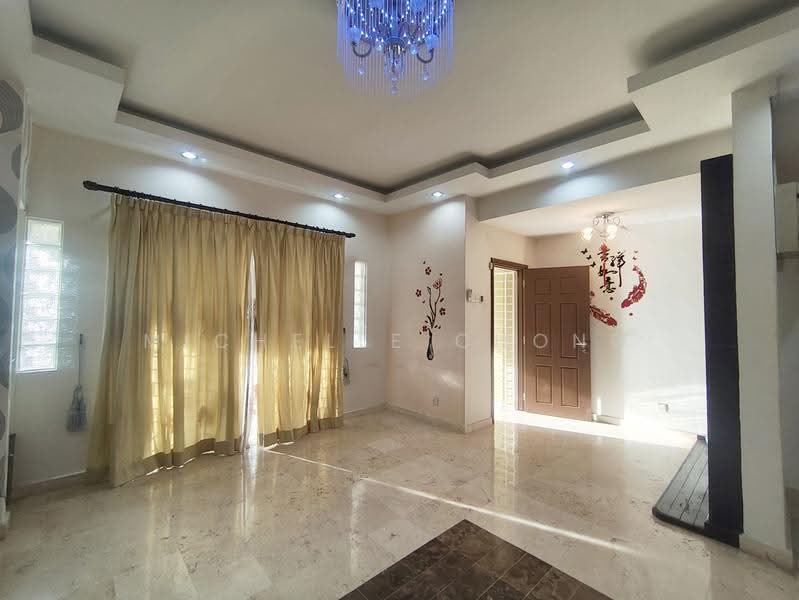 Rumah Teres 2-Tingkat untuk Dijual di Taman Bukit Subang (Shah Alam) - Michelle Chong - Entrance - PropertyGuru.com.my