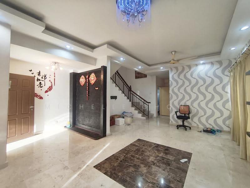 Rumah Teres 2-Tingkat untuk Dijual di Taman Bukit Subang (Shah Alam) - Michelle Chong - Living Room - PropertyGuru.com.my