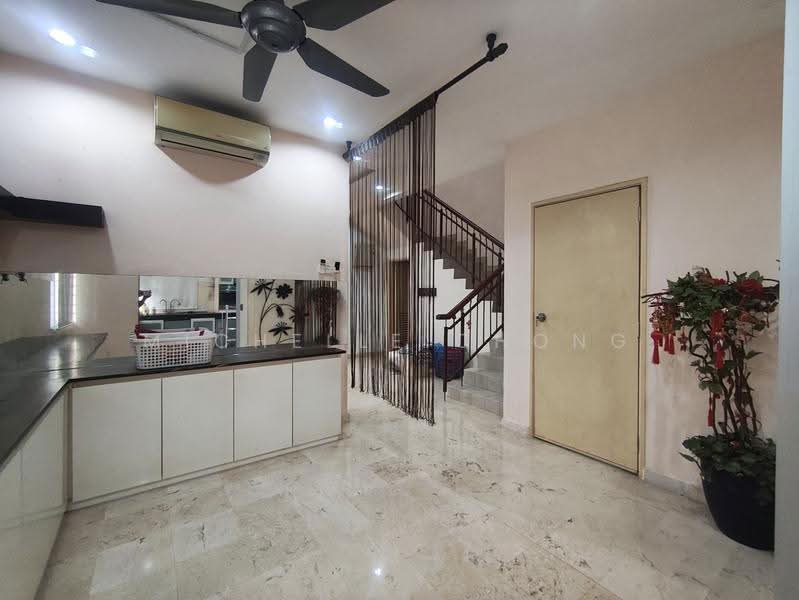 Rumah Teres 2-Tingkat untuk Dijual di Taman Bukit Subang (Shah Alam) - Michelle Chong - Dining area - PropertyGuru.com.my