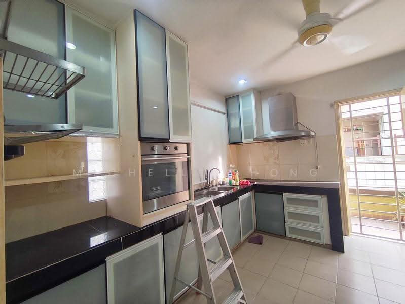 Rumah Teres 2-Tingkat untuk Dijual di Taman Bukit Subang (Shah Alam) - Michelle Chong - Kitchen - PropertyGuru.com.my