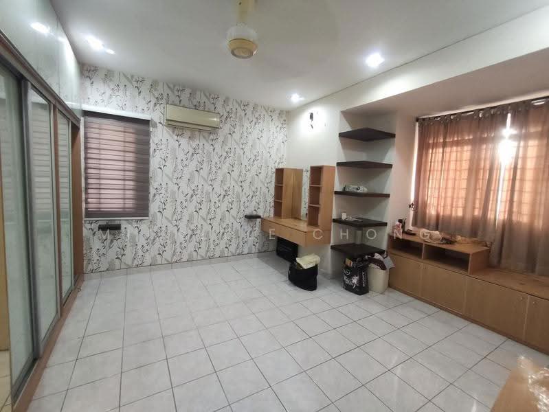 Rumah Teres 2-Tingkat untuk Dijual di Taman Bukit Subang (Shah Alam) - Michelle Chong - Master bedroom - PropertyGuru.com.my