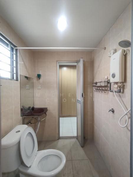 Rumah Teres 2-Tingkat untuk Dijual di Taman Bukit Subang (Shah Alam) - Michelle Chong - Share Bathroom - PropertyGuru.com.my