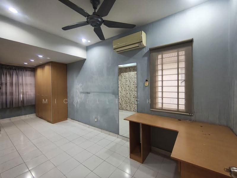 Rumah Teres 2-Tingkat untuk Dijual di Taman Bukit Subang (Shah Alam) - Michelle Chong - 3rd Bedroom - PropertyGuru.com.my