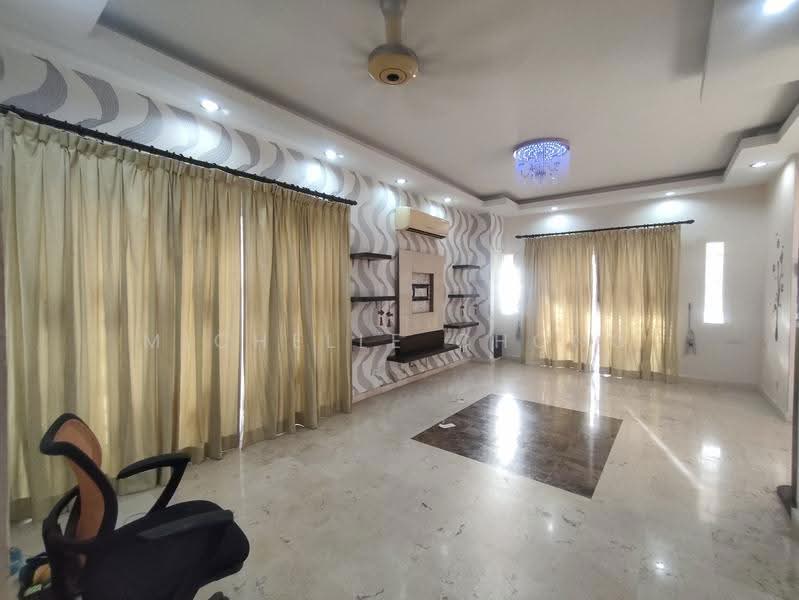 Rumah Teres 2-Tingkat untuk Dijual di Taman Bukit Subang (Shah Alam) - Michelle Chong - Living Room - PropertyGuru.com.my