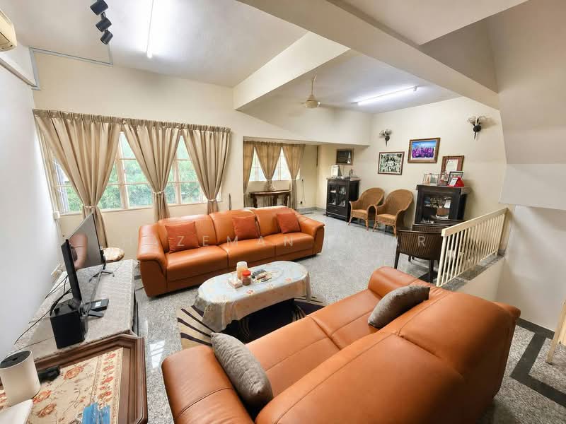Rumah Teres 2.5-Tingkat untuk Dijual di Seksyen 17 (Petaling Jaya) - Hazeman Omar - Living Room - PropertyGuru.com.my
