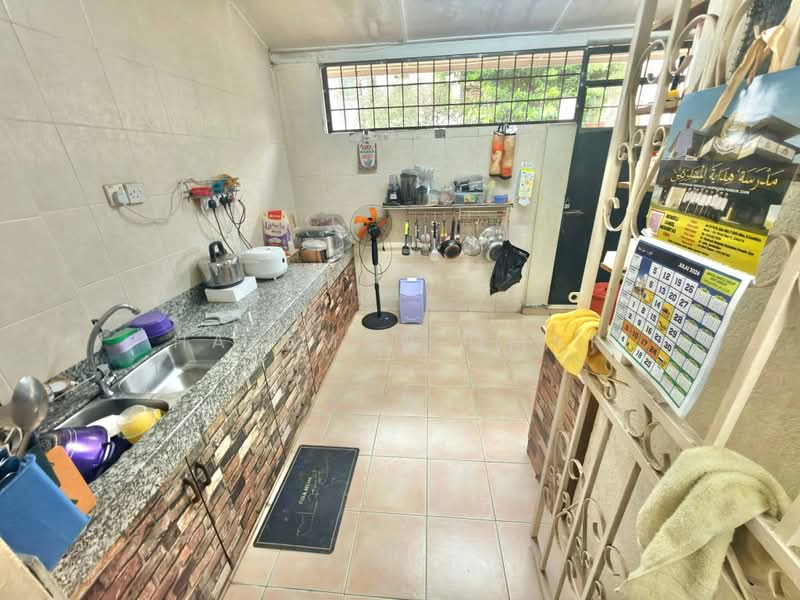 Rumah Teres 2.5-Tingkat untuk Dijual di Seksyen 17 (Petaling Jaya) - Hazeman Omar - Kitchen - PropertyGuru.com.my