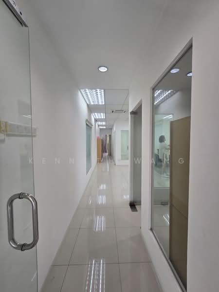 Shop / Office untuk Disewa di Bandar Sri Damansara (Selangor) - Kenneth Wang - Corridor - PropertyGuru.com.my