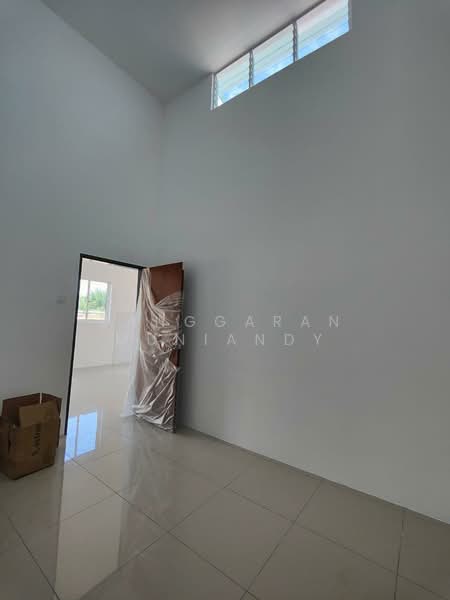 Rumah Berkembar untuk Dijual di Rumah Berkembar Setingkat Type A Di Simpang (Simpang) - Sanggaran Muniandy - Interior - PropertyGuru.com.my