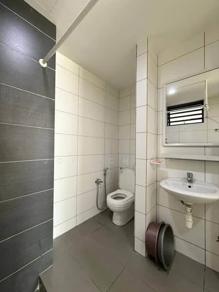 Kondominium untuk Disewa di Wellesley Residences - Joey Cheah - Bathroom - PropertyGuru.com.my