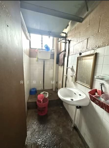 Rumah Flat untuk Dijual di Taman Puchong Perdana - Nini Malini - Bathroom - PropertyGuru.com.my