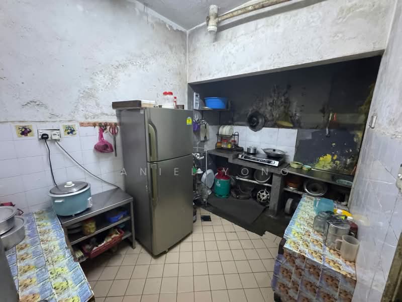 Flat for Sale at Taman Desa Idaman - Daniel Yong - Kitchen - PropertyGuru.com.my