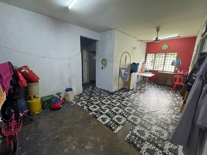 Flat for Sale at Taman Desa Idaman - Daniel Yong - Living Room - PropertyGuru.com.my