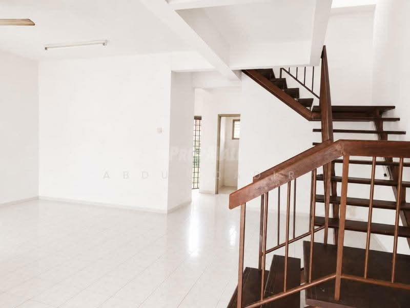 Rumah Teres 2-Tingkat untuk Dijual di Taman Lestari Putra (Seri Kembangan) - Abdul Qadir - PropertyGuru.com.my