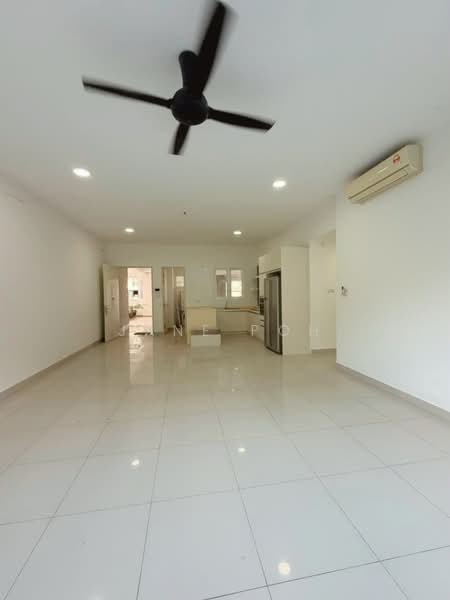 Kondominium untuk Dijual di The Loft @ Southbay City - Jane Poh - Living Room - PropertyGuru.com.my