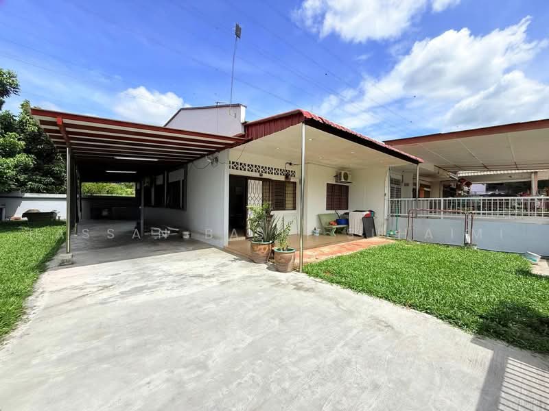 Rumah Teres untuk Dijual di Seremban (Negeri Sembilan) - Hassan Basri Suhaimi - Exterior - PropertyGuru.com.my