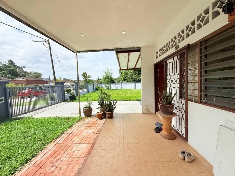 Rumah Teres untuk Dijual di Seremban (Negeri Sembilan) - Hassan Basri Suhaimi - Exterior - PropertyGuru.com.my
