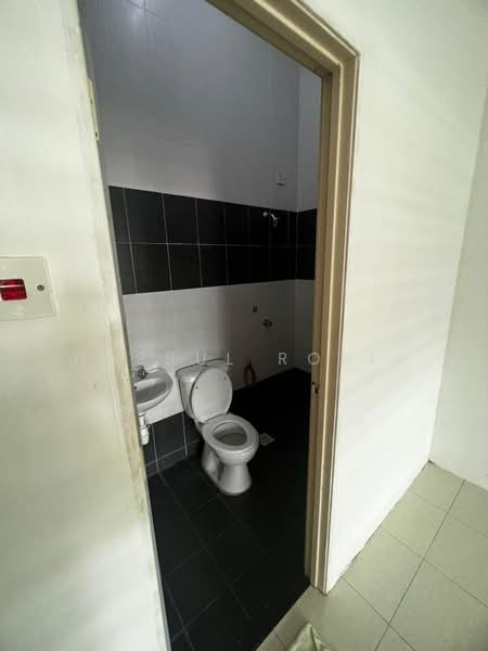 Semi-Detached House for Sale in Alor Setar (Kedah) - Hasrul Rosli - Bathroom - PropertyGuru.com.my