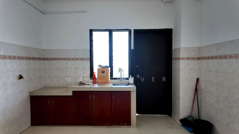 Condominium for Sale at Vista Komanwel C - Mak Oliver - PropertyGuru.com.my