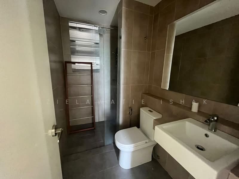 Service Residence for Sale at Timur Bay Seafront Residence - Fazielawatie Ishak - Bathroom - PropertyGuru.com.my